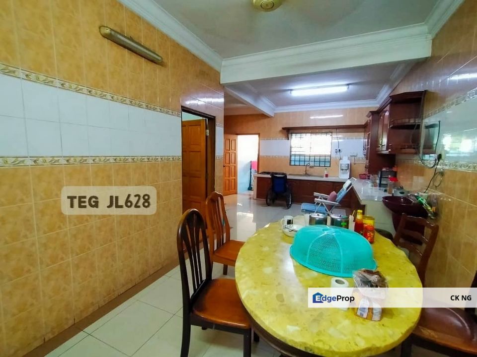 Batu Belah Klang Corner House Double Storey with Huge Land, Selangor, Klang