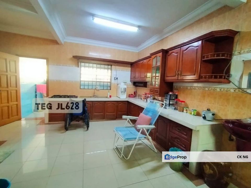 Batu Belah Klang Corner House Double Storey with Huge Land, Selangor, Klang
