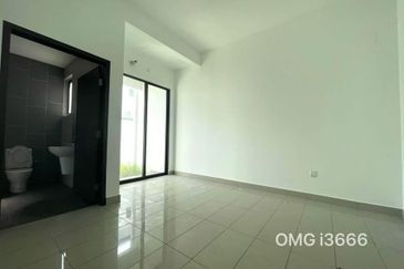 ATHIRA, Bandar Bukit Raja