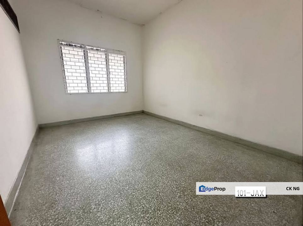 Jalan Meru Klang (Nearby Klang Parade)  Double Storey Terrace House For Sale, Selangor, Klang