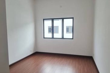 Setia Indah 9, Setia Alam