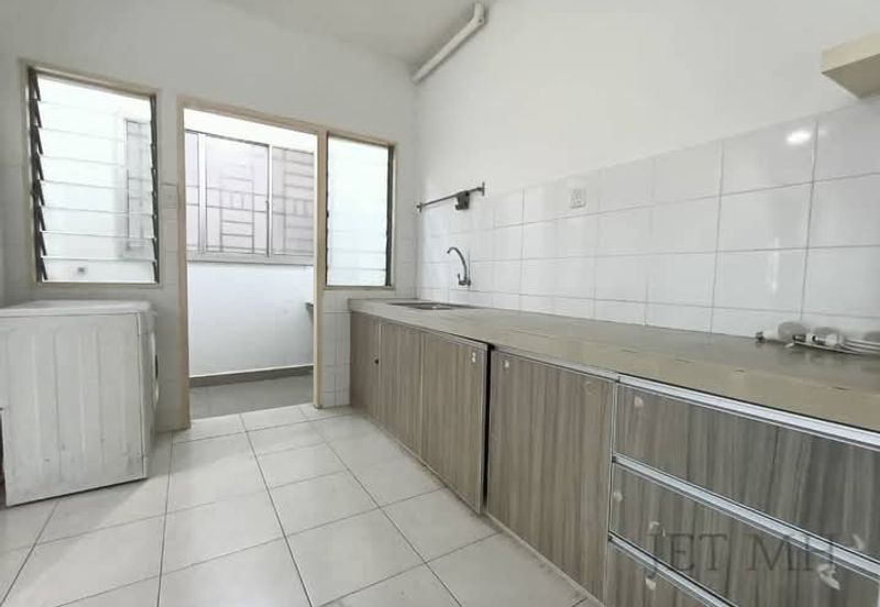 Seri Baiduri Apartments @ Setia Alam