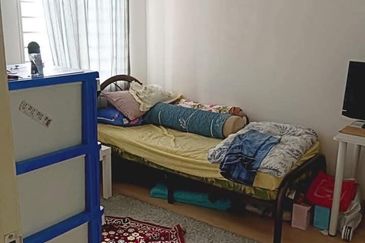 Saron @Bandar Bukit Raja