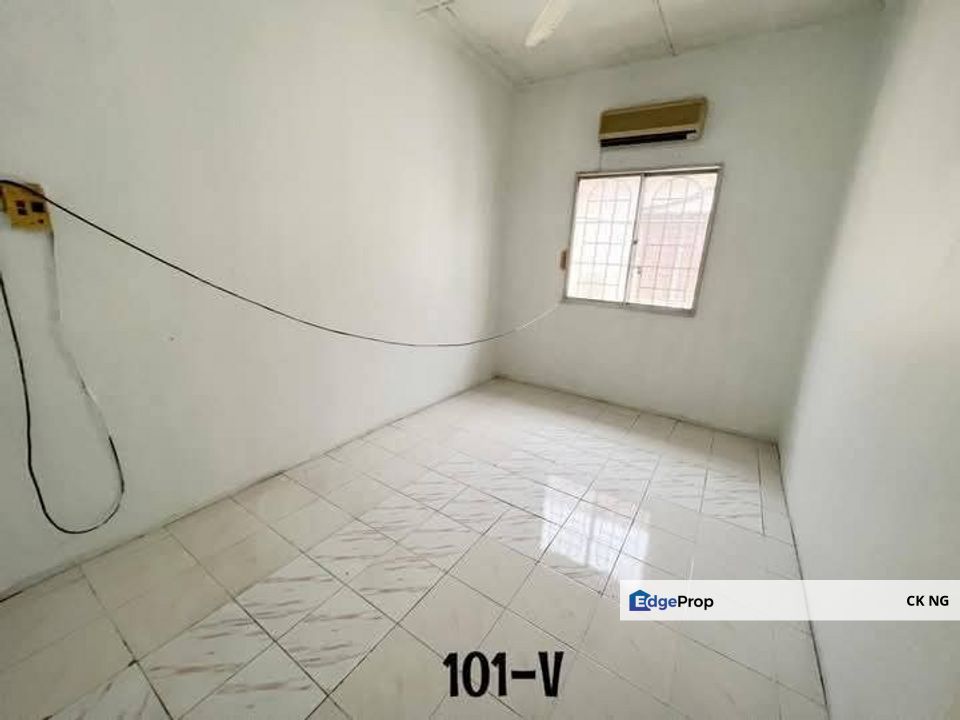 Taman Klang Utama Klang 18x55 Double Storey House, Selangor, Klang