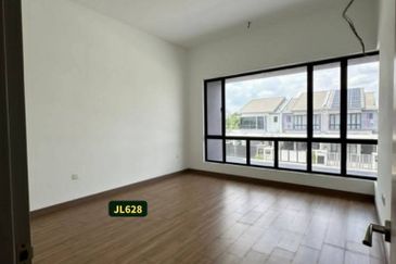 Ayra @ Bandar Bukit Raja