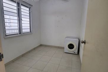 De Bayu Apartment @ Setia Alam