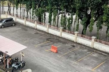 Akasia Apartment ( Setia Alam )