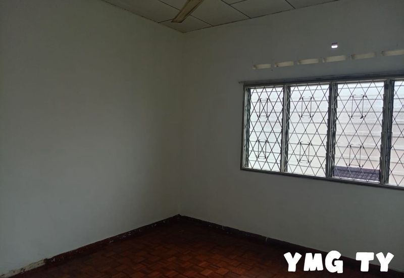 Taman Tepi Sungai ( Taman Teluk Pulai Indah )