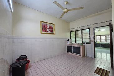 Taman Tepi Sungai ( Taman Teluk Pulai Indah )