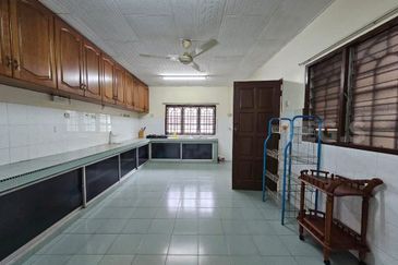 Taman Tepi Sungai ( Taman Teluk Pulai Indah )