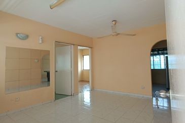 Flat Pinggiran Batu Caves Tingkat 3 dekat LRT KTM 