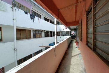 Flat Pinggiran Batu Caves Tingkat 3 dekat LRT KTM 