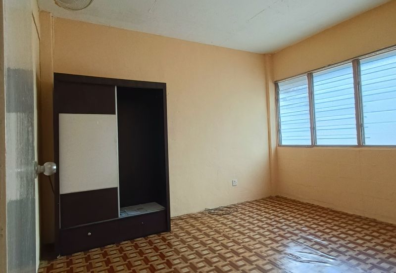 Flat Pinggiran Batu Caves Tingkat 3 dekat LRT KTM 