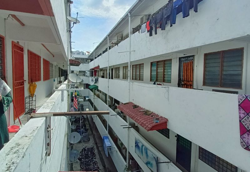 Flat Pinggiran Batu Caves Tingkat 3 dekat LRT KTM 