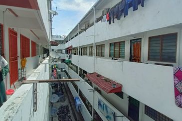 Flat Pinggiran Batu Caves Tingkat 3 dekat LRT KTM 