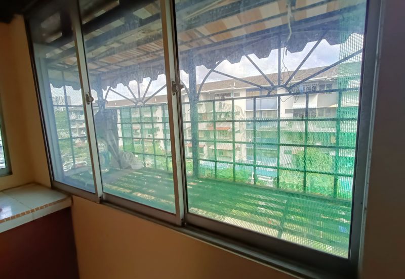 Flat Pinggiran Batu Caves Tingkat 3 dekat LRT KTM 