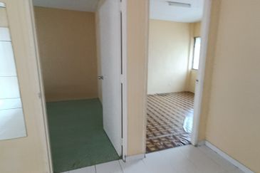 Flat Pinggiran Batu Caves Tingkat 3 dekat LRT KTM 