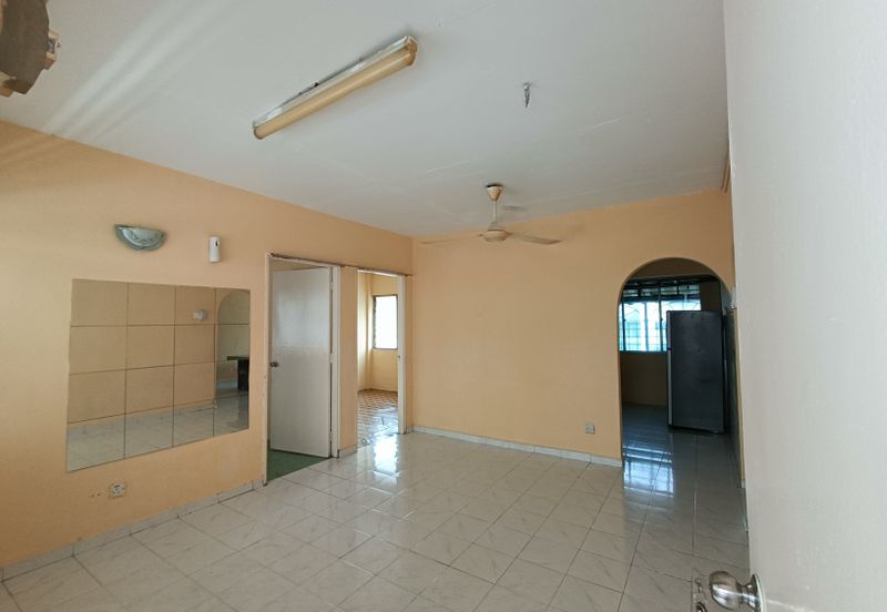 Flat Pinggiran Batu Caves Tingkat 3 dekat LRT KTM 