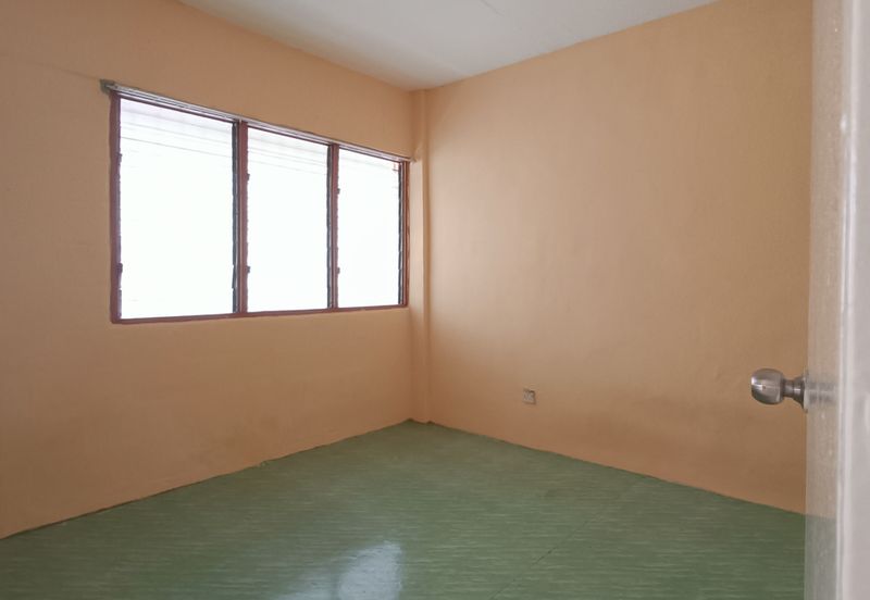 Flat Pinggiran Batu Caves Tingkat 3 dekat LRT KTM 