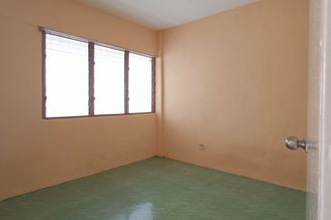 Flat Pinggiran Batu Caves Tingkat 3 dekat LRT KTM 