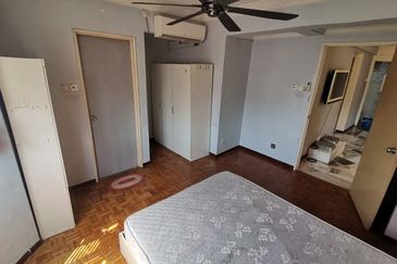 Tasik Heights Apartment