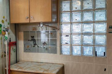 Apartment Bunga Raya