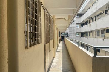 Apartment Bunga Raya