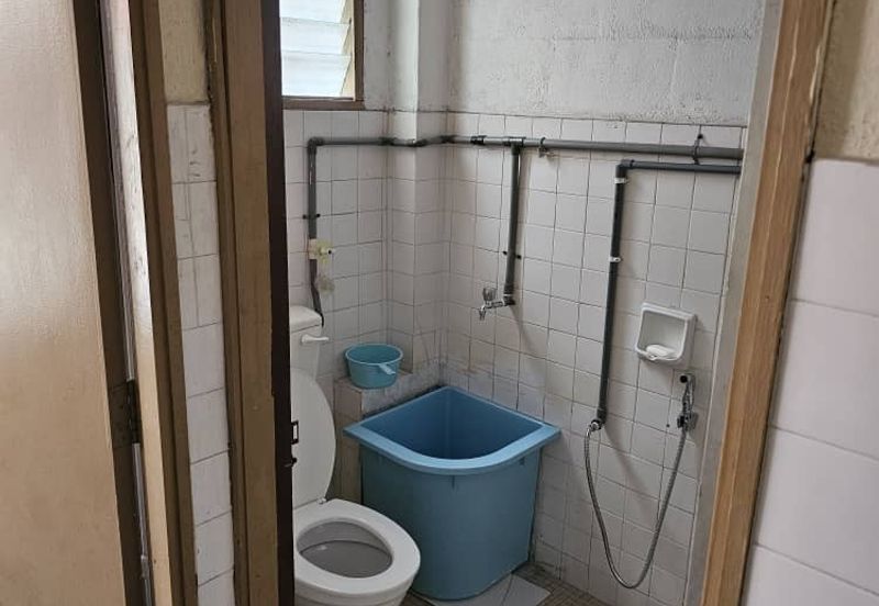 Flat Pandan Jaya Blok L13