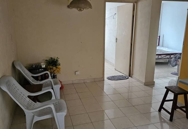 Flat Pandan Jaya Blok L13