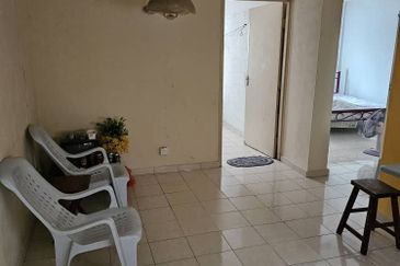 Flat Pandan Jaya Blok L13