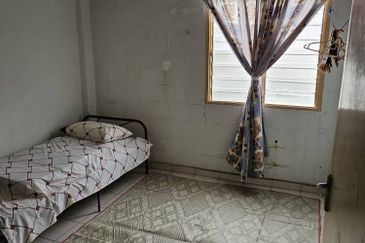 Flat Pandan Jaya Blok L13