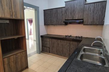 Pangsapuri Seri Dahlia, Desa Alam