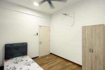 Renai Jelutong Residences