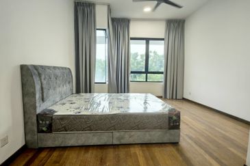Renai Jelutong Residences