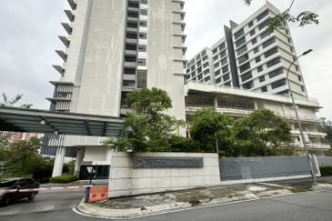 Renai Jelutong Residences