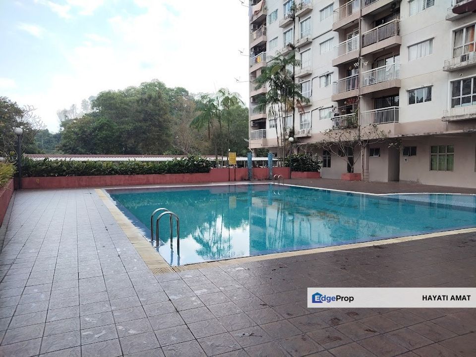 Apartment Cahaya Permai Seri Kembangan near MRT AEON Mall , Selangor, Seri Kembangan
