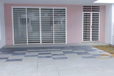 BANDAR AINSDALE FASA 3B (TENANG)