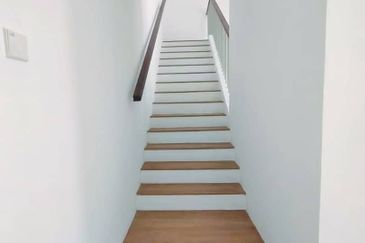 BANDAR AINSDALE FASA 3B (TENANG)