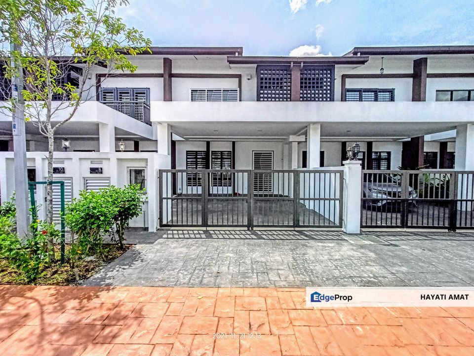 Myra Saujana Dengkil dekat Kolej Vokasional Sepang, Selangor, Dengkil