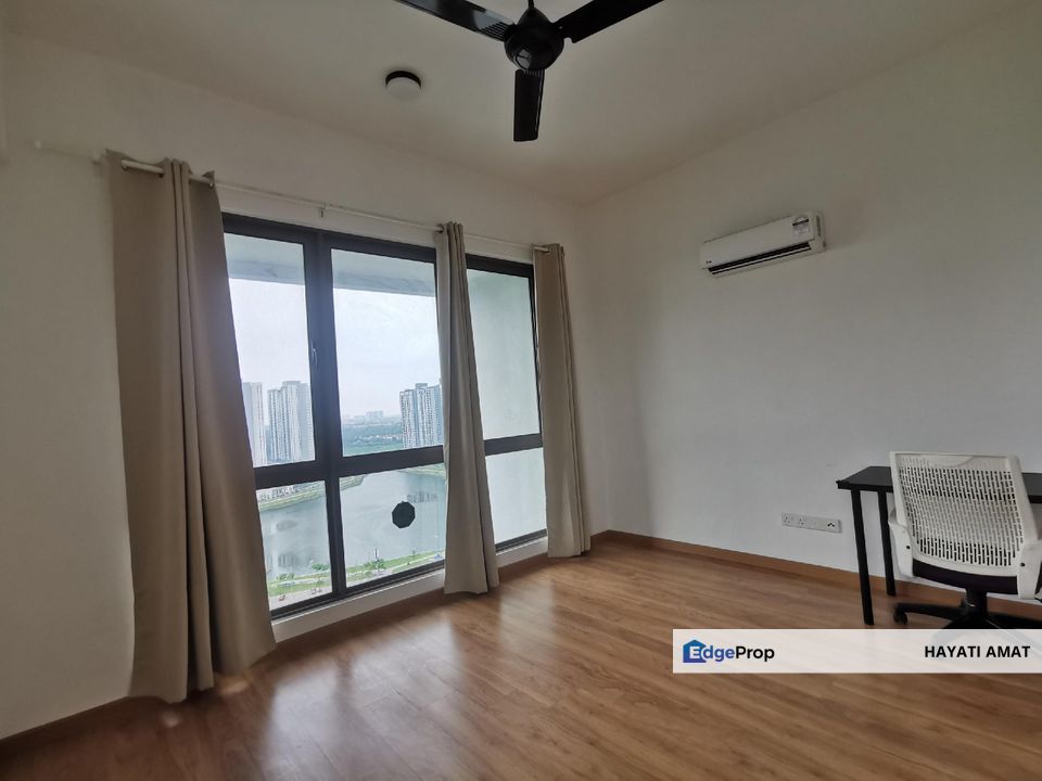 Lake Point Residence Corner Unit For Sale Cyberjaya near University of Cyberjaya l MMU Cyberjaya, Selangor, Cyberjaya
