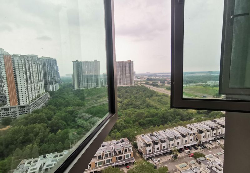 Lake Point Residence