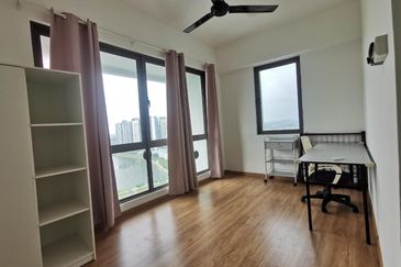 Lake Point Residence