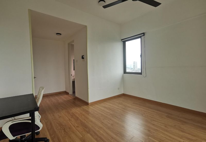 Lake Point Residence