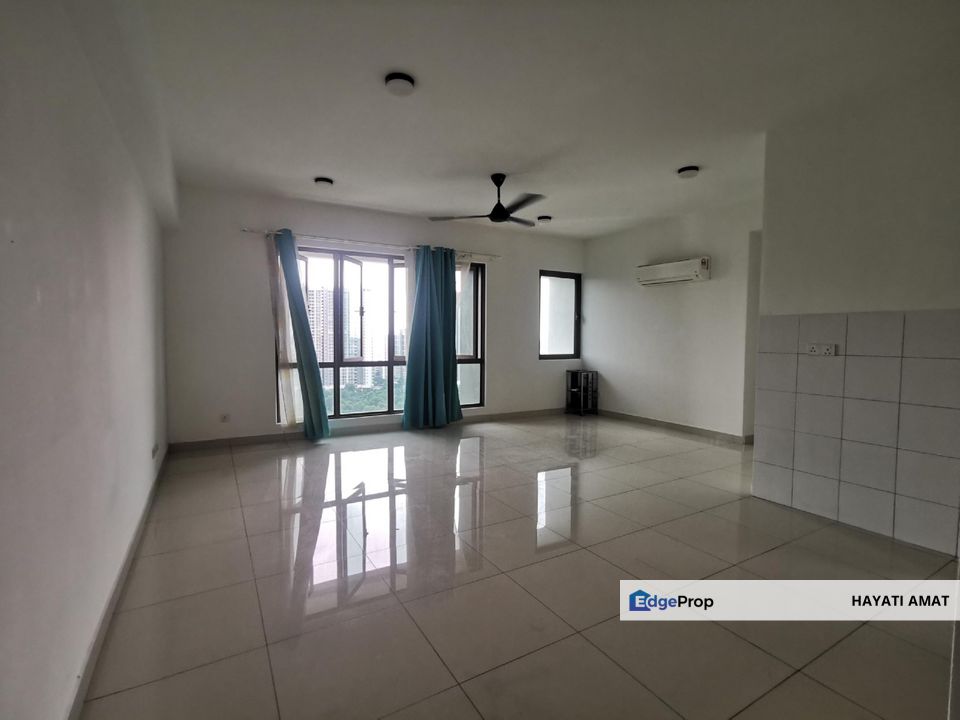 Lake Point Residence Corner Unit For Sale Cyberjaya near University of Cyberjaya l MMU Cyberjaya, Selangor, Cyberjaya