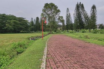 Taman Tasik Semenyih (Lake Residence)
