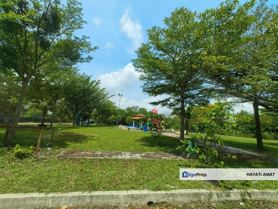 Teres 2 Tingkat For Sale Bangi Seksyen 4 Tambahan near School restoren Klinik , Selangor, Bangi