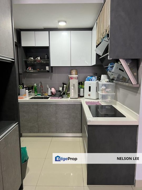 Fully Renovated 1140sqft Freehold 2 car park, Selangor, Semenyih