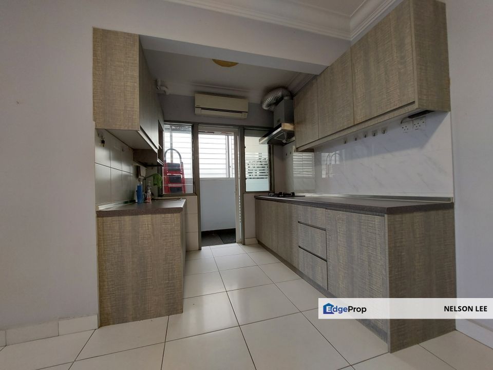 Partially Furnished, High floor, Unblock view, Gapura Bayu Jade Hill Kajang, Selangor, Kajang
