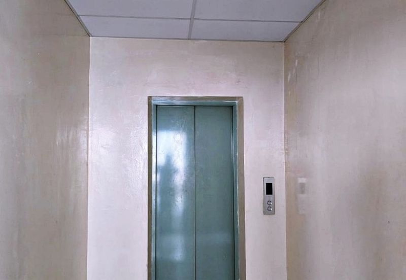 4 Storey Corner Shop, Facing Main Road, Kawasan 18, Klang