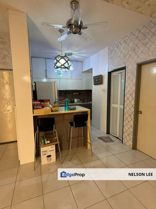 Corner, Fully Furnished & Renovated, Good Condition, with huge balcony, Selangor, Cheras South